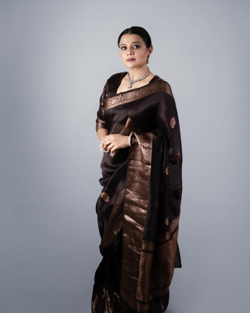 Classic Brown Jacquard Saree – Elegant Woven Saree for Weddings & Festive Celebrations