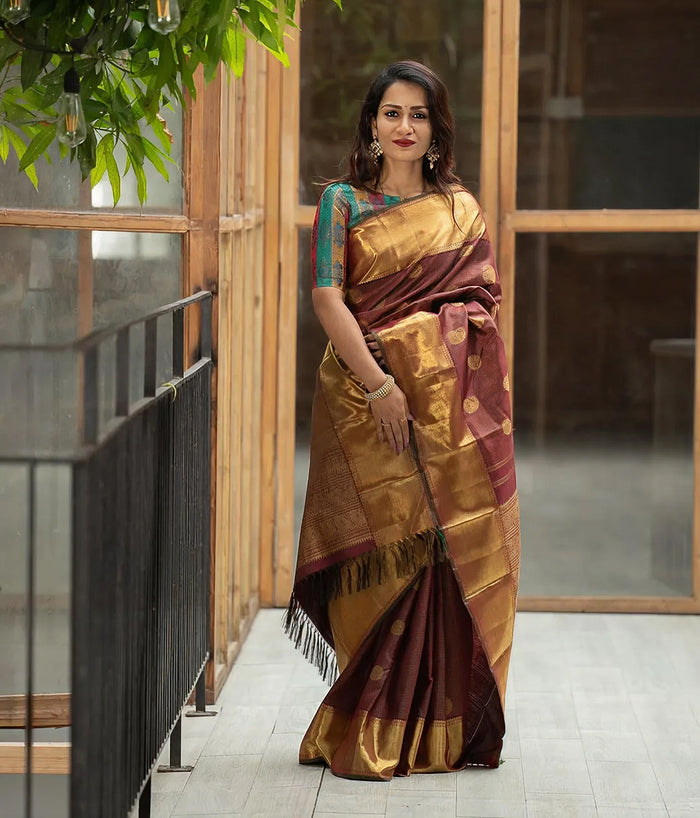 Brown Jacquard Saree – Sophisticated & Timeless Ethnic Wear