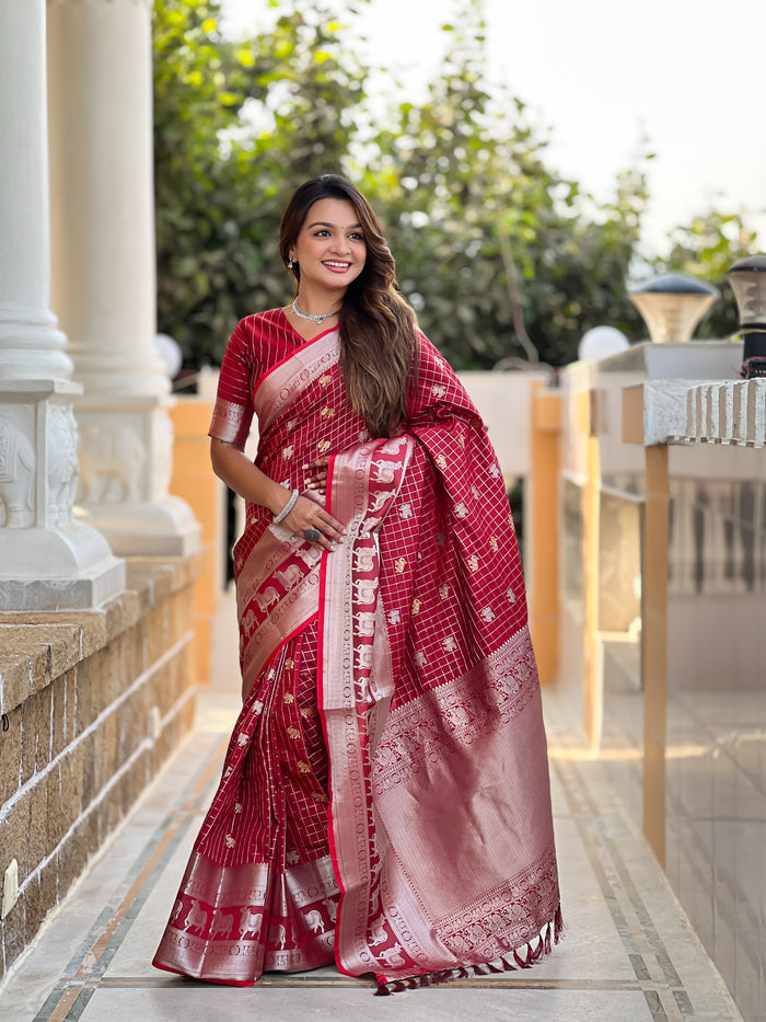 Red Jacquard Saree – Luxe Weave for Festive & Bridal Elegance