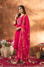 Zariya Pink Marina Silk Embroidered Kurta Pant Dupatta Set