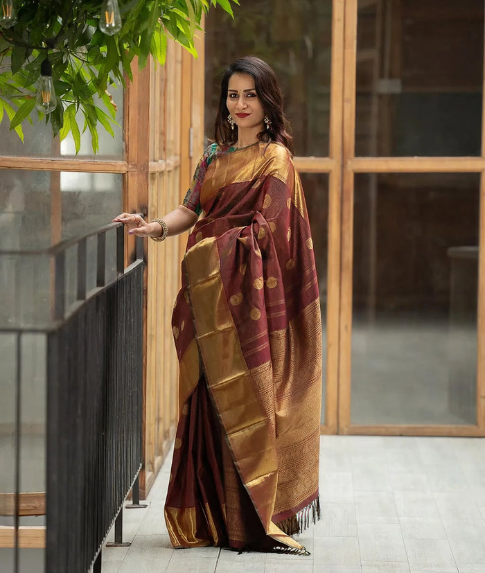Brown Jacquard Saree – Sophisticated & Timeless Ethnic Wear