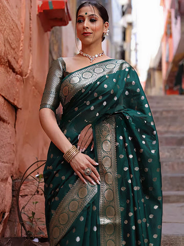 Green Jacquard Saree – Rich Traditional Weave & Festive Elegance