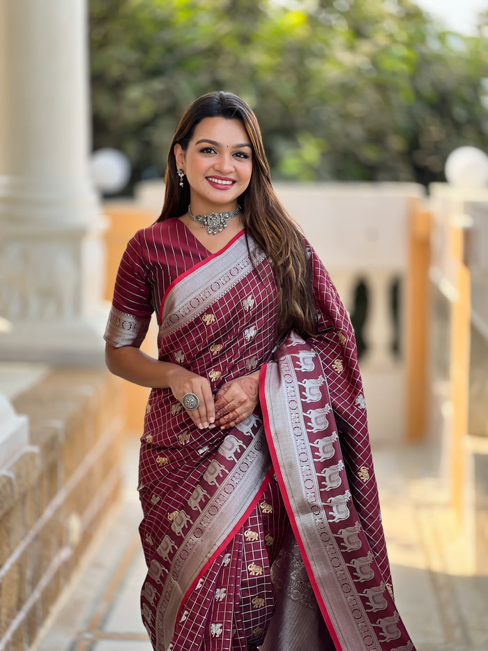 Elegant Maroon Jacquard Saree – Timeless Weave & Premium Festive Style