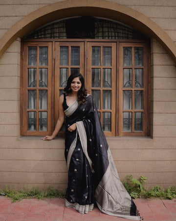 Elegant Black Jacquard Saree – Premium Festive & Party Wear