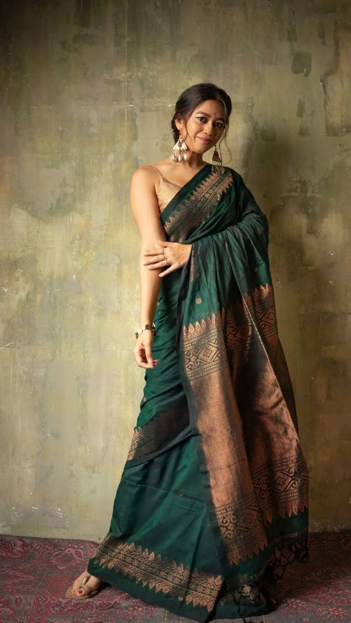 Elegant Green Jacquard Saree – Premium Festive & Traditional Wear for Women