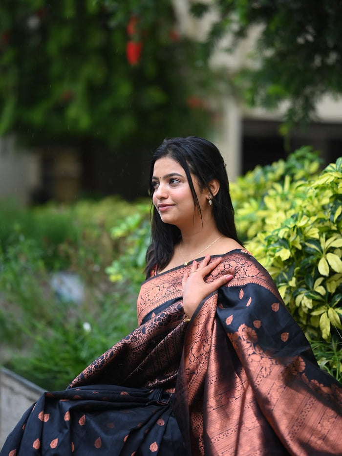 Classic Black Jacquard Saree – Timeless Elegance with a Luxurious Weave