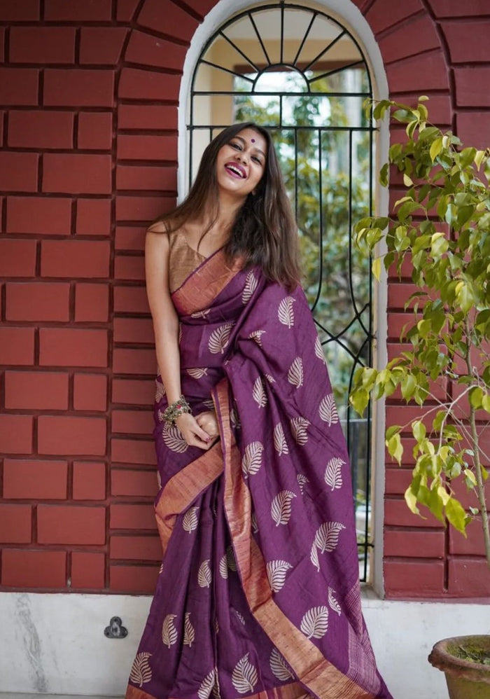 Royal Wine Jacquard Saree – Luxurious Weave for Festive & Elegant Occasions