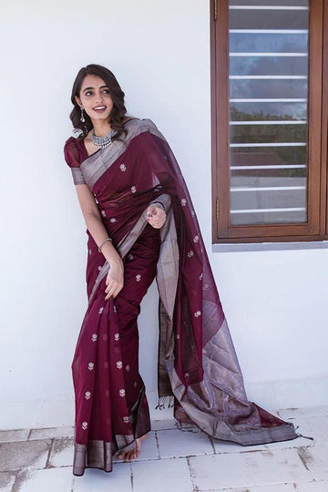 Royal Wine Jacquard Saree – Luxurious Woven Texture & Festive Elegance