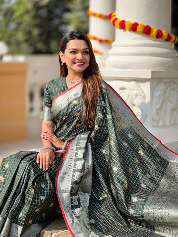 Green Jacquard Saree – Premium Woven Traditional Saree for Festive & Wedding Wear