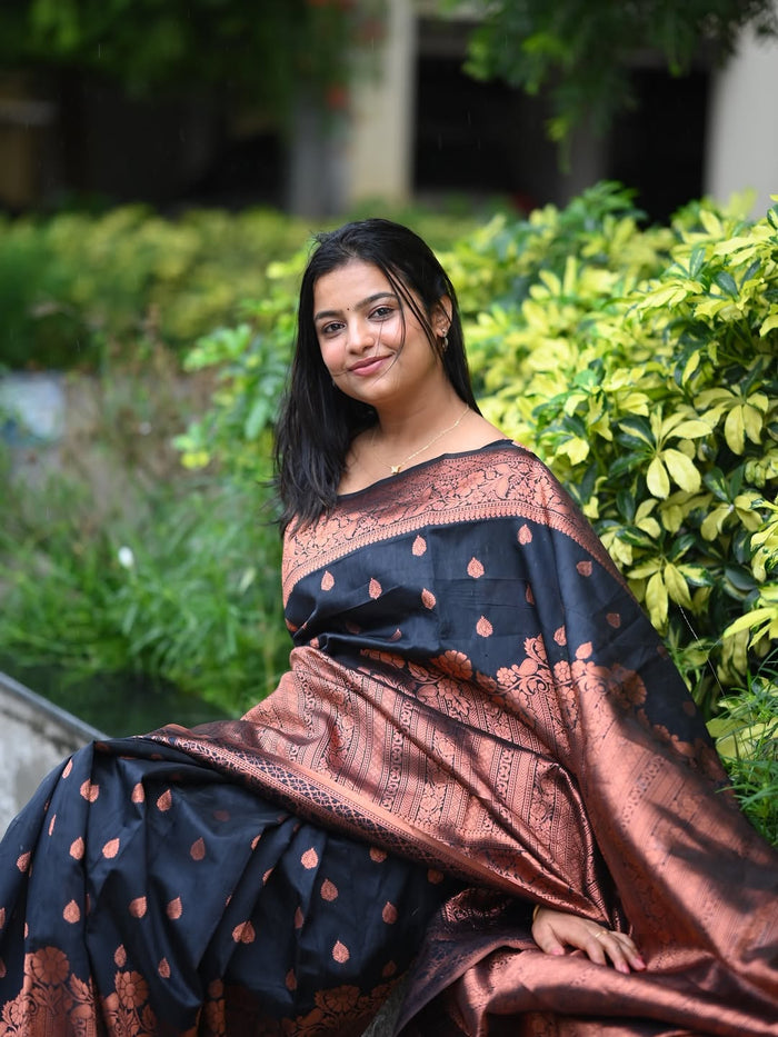 Classic Black Jacquard Saree – Timeless Elegance with a Luxurious Weave