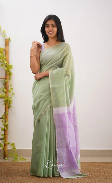 Pista Jacquard Saree – Elegant Woven Texture with Soft Pastel Charm