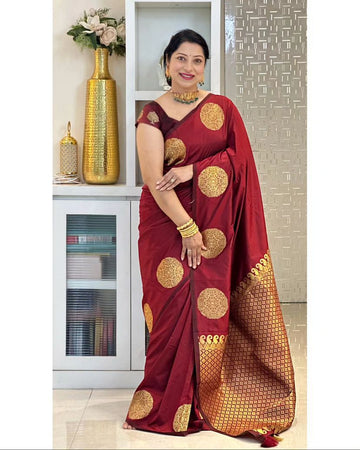 Luxury Red Jacquard Saree for Women – Rich Weave Festive & Wedding Wear