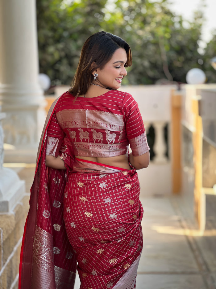 Red Jacquard Saree – Luxe Weave for Festive & Bridal Elegance