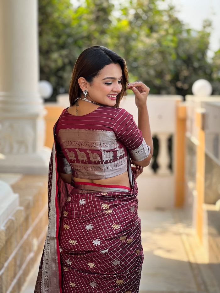 Elegant Maroon Jacquard Saree – Timeless Weave & Premium Festive Style