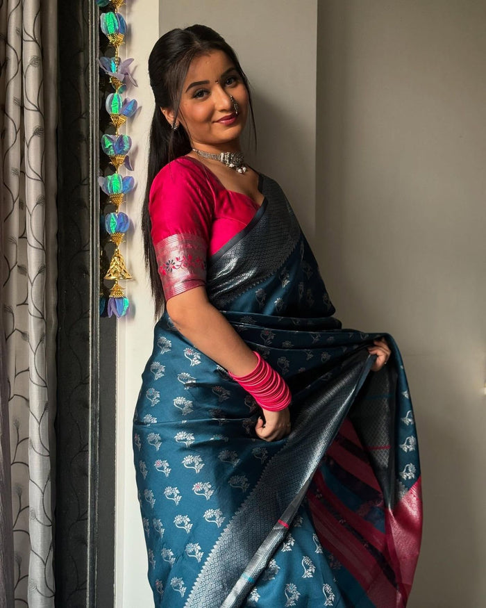 Blue Jacquard Saree – Timeless Elegance With Rich Woven Design