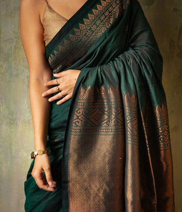 Elegant Green Jacquard Saree – Premium Festive & Traditional Wear for Women