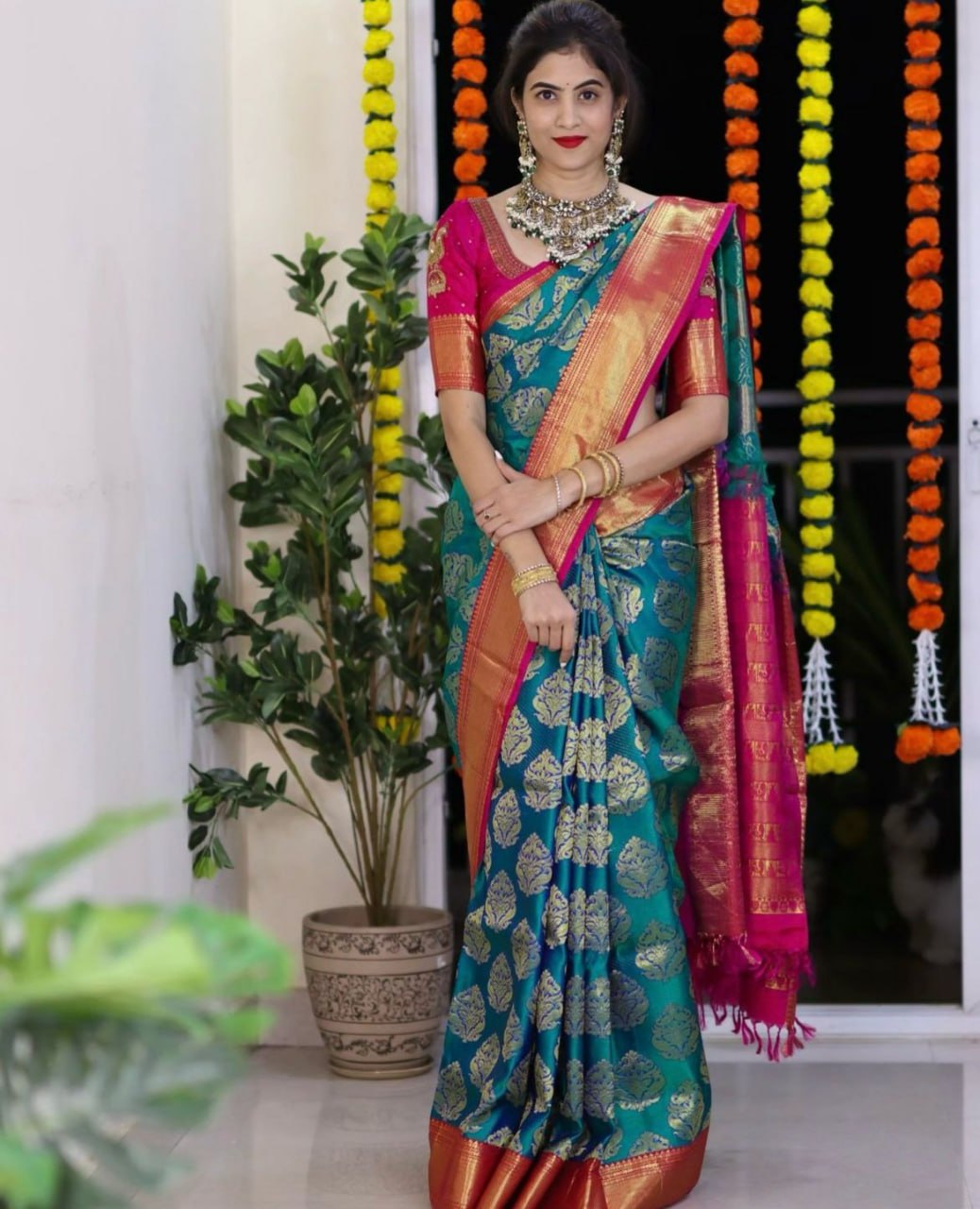 Rama Soft Silk Saree With Radiant Blouse Piece