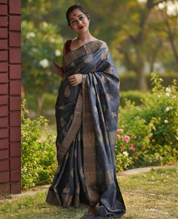 Graceful Grey Jacquard Saree – Elegant Festive & Everyday Ethnic Wear