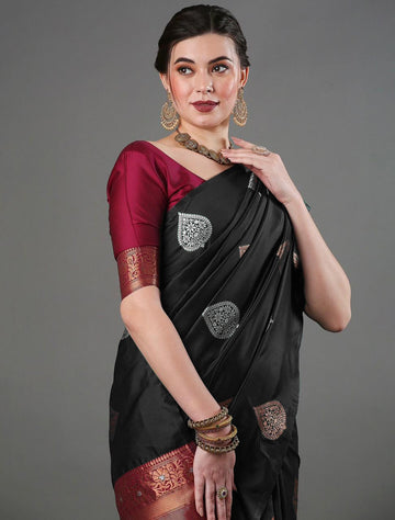 Exquisite Black Jacquard Saree – Elegant Indian Ethnic Wear for Special Occasions