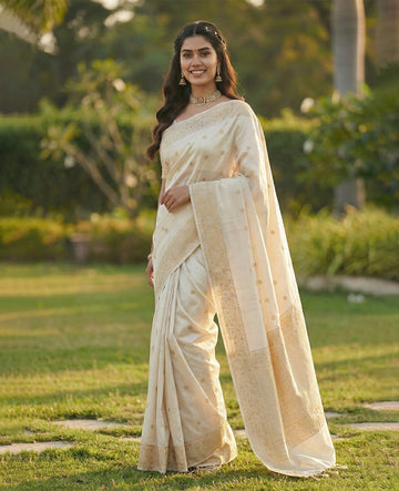 Elegant Cream Jacquard Saree for Women – Classic Festive & Traditional Wear