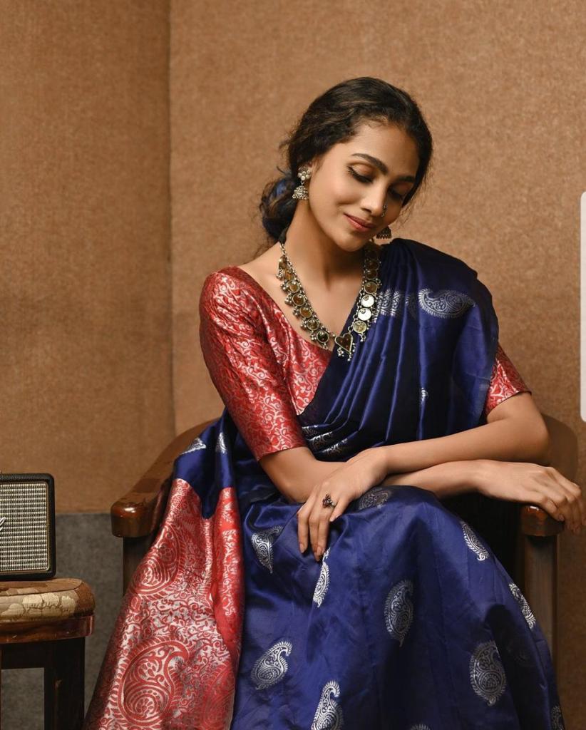 Elegant Blue Jacquard Saree