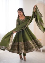 Emerald Bloom Roman Silk Suit Set