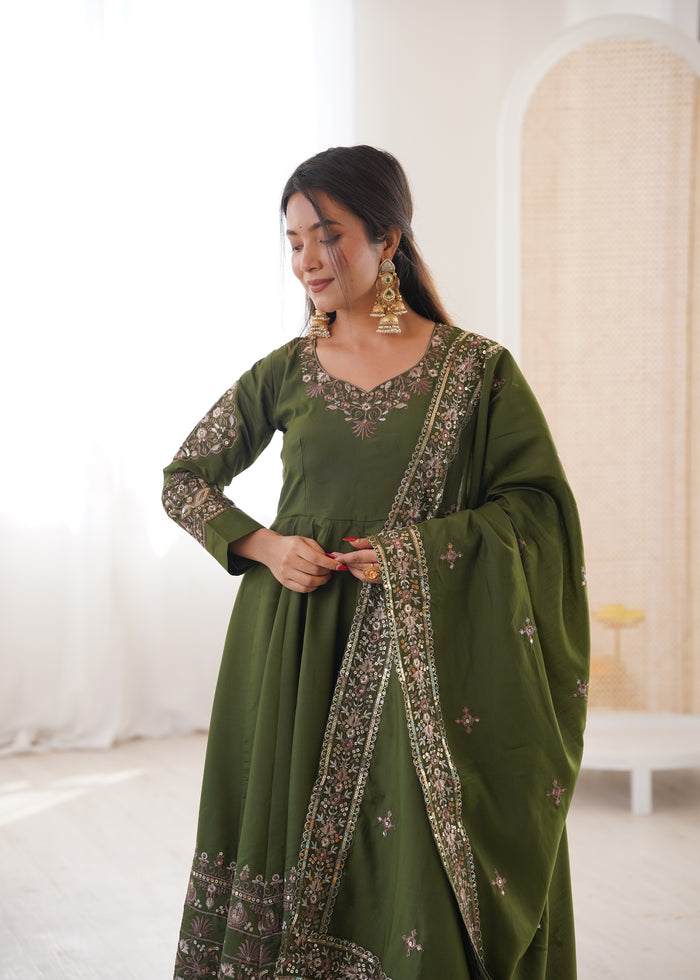 Emerald Bloom Roman Silk Suit Set