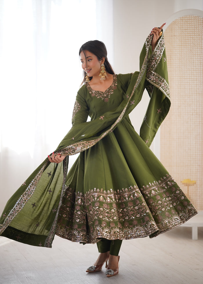 Emerald Bloom Roman Silk Suit Set