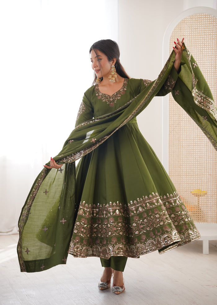 Emerald Bloom Roman Silk Suit Set