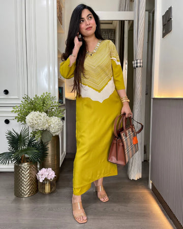 Mustard Cotton Yellow V-Neck Printed Kurta Pant Set for Women