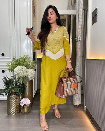 Mustard Cotton Yellow V-Neck Printed Kurta Pant Set for Women