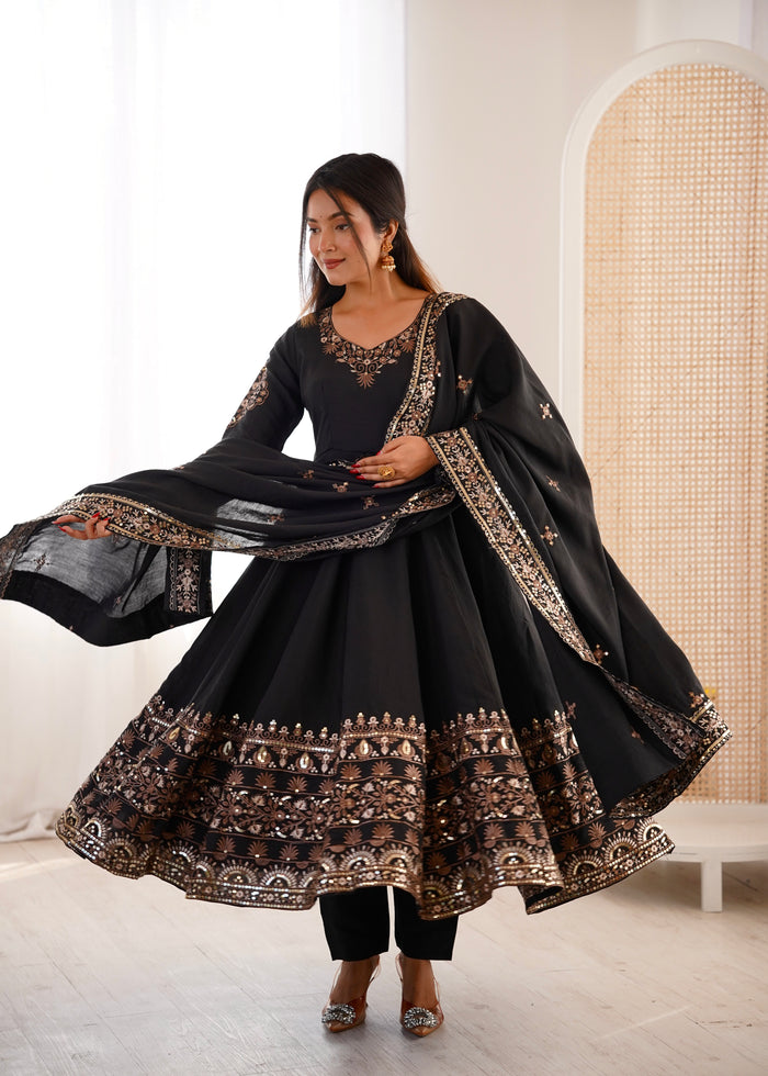 Noir Elegance Roman Silk Suit Set