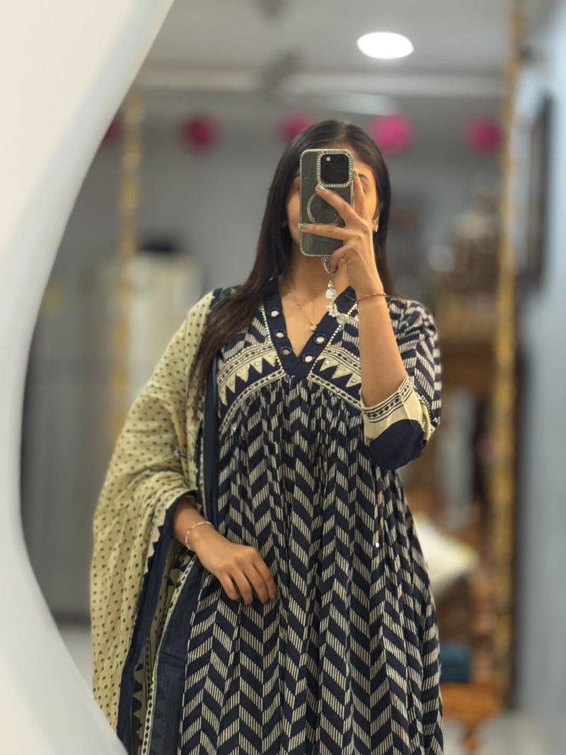 Soft Mul Cotton Suit with Elegant Embroidery Design