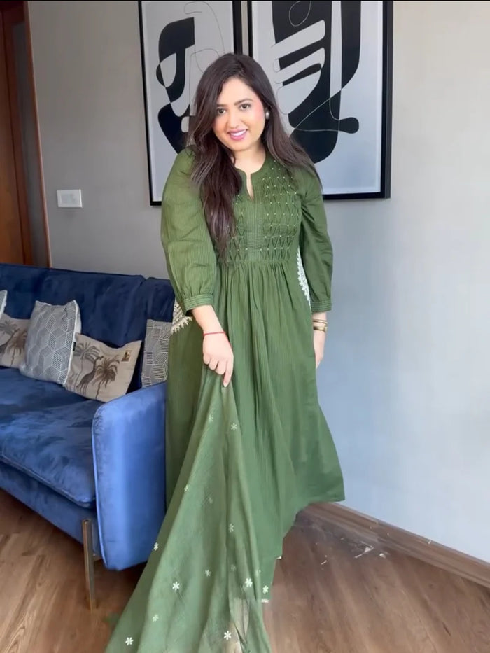 Elegant Green Pure Mul Cotton Embroidered Suit Set