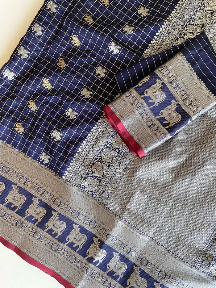 Royal Navy Blue Jacquard Saree – Elegant Weave for Festive & Party Wear