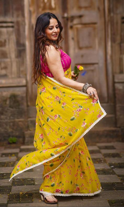 Yellow Color Saree With Un-stitched Blouse