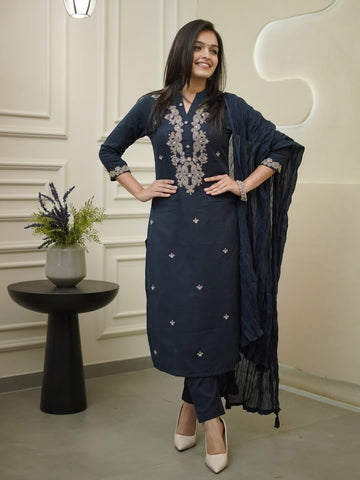 Stylish Rayon Slub Suit Set Featuring Fine Embroidery