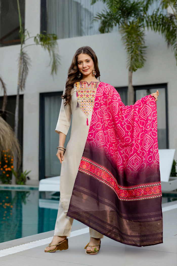 Pink Bandhani Dupatta With Kurta Set