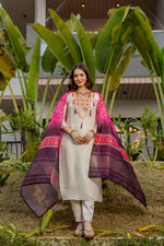 Pink Bandhani Dupatta With Kurta Set