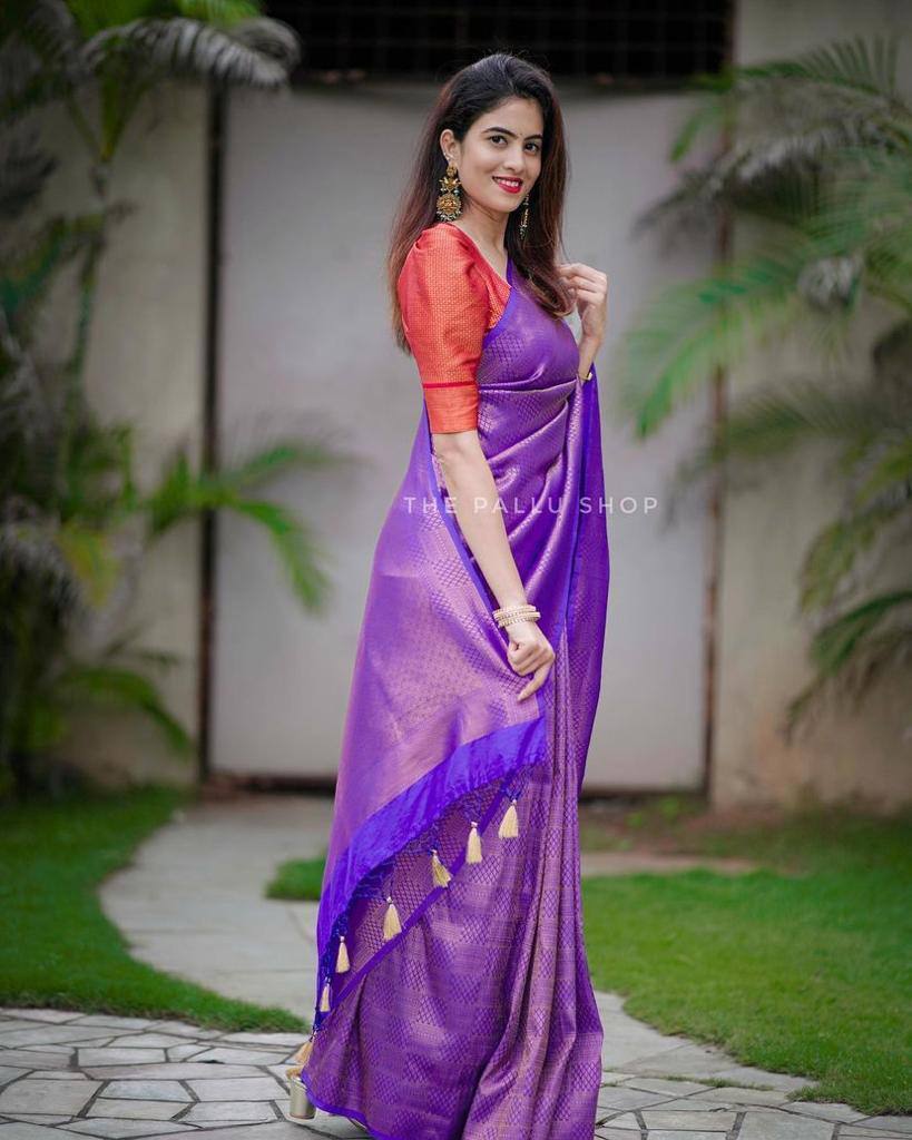 Attractive Purple Soft Silk Saree With Pretty Blouse Piece