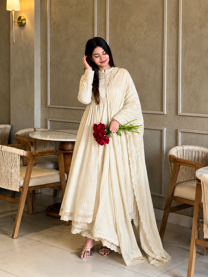 Elegant White Anarkali Suit Set with Dupatta
