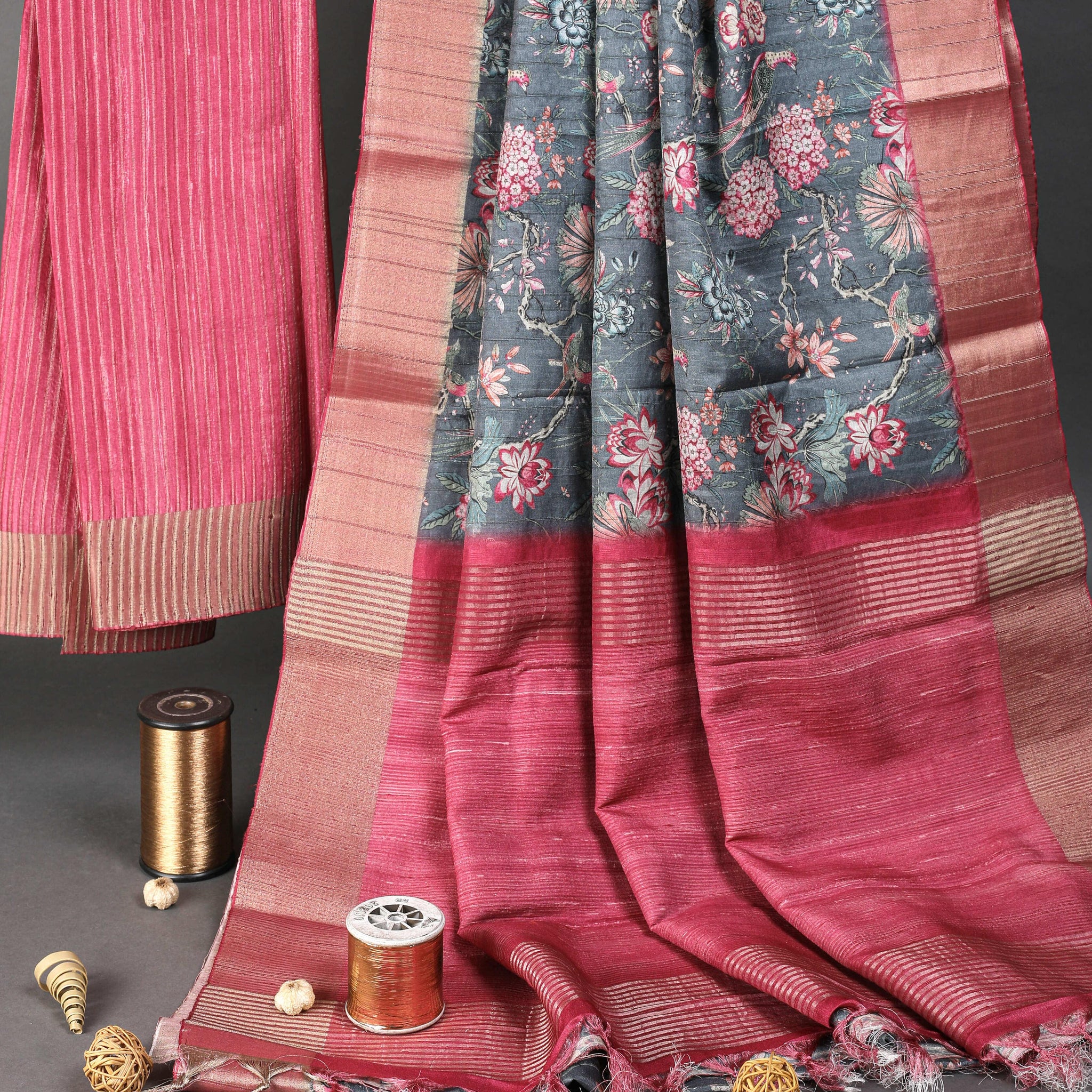 Adorning Gray Colored Cotton Linen Designer Printed Saree - Ibis Fab