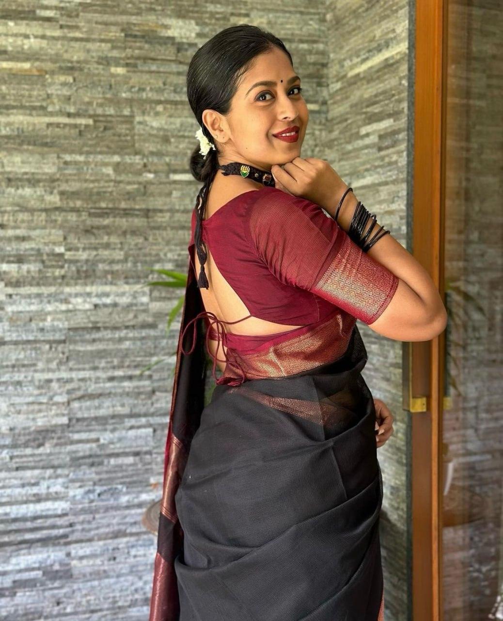 Black Soft Silk Saree With Lagniappe Blouse Piece - Ibis Fab