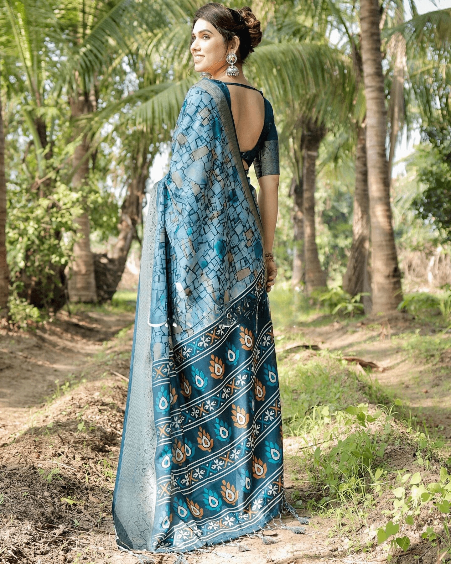 Dazzling Blue Colored Jacquard Silk Saree With Zari Border Blouse - Ibis Fab