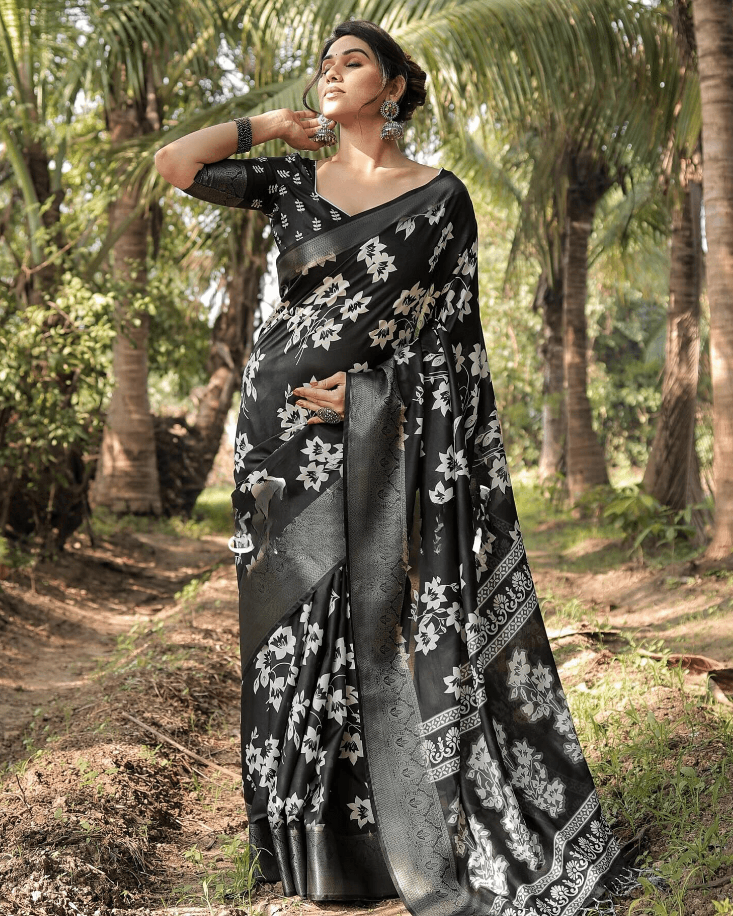 Demanding Black Colored Jacquard Silk Saree With Zari Border Blouse - Ibis Fab