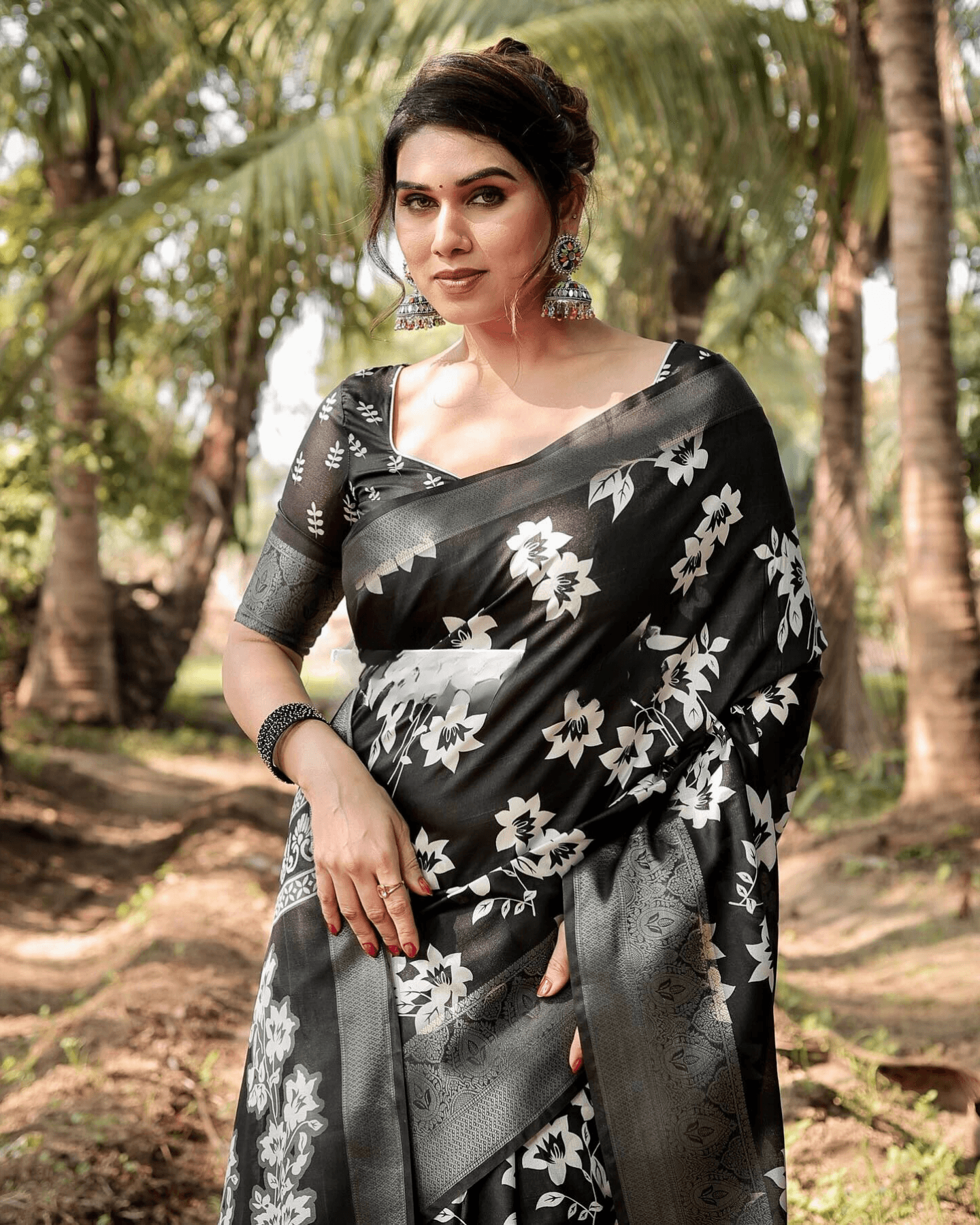 Demanding Black Colored Jacquard Silk Saree With Zari Border Blouse - Ibis Fab