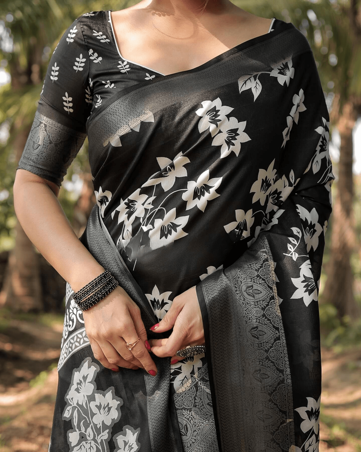 Demanding Black Colored Jacquard Silk Saree With Zari Border Blouse - Ibis Fab