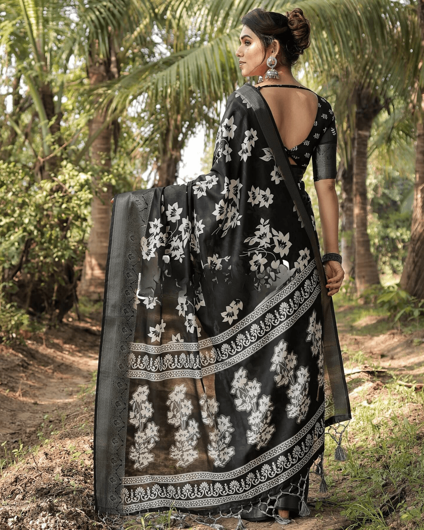 Demanding Black Colored Jacquard Silk Saree With Zari Border Blouse - Ibis Fab