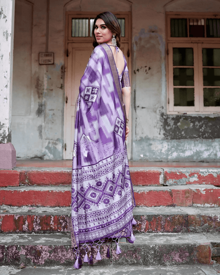 Fantastic Light Purple Colored Jacquard Silk Saree