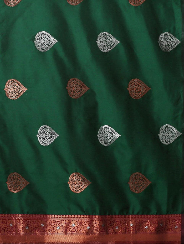 Luxurious Green Jacquard Saree – Elegant Traditional Wear for Festivals & Celebrations
